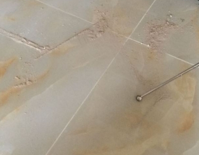 札达瓷砖空鼓维修公司分享粘合剂选择不当在瓷砖铺贴过程中可能导致以下问题